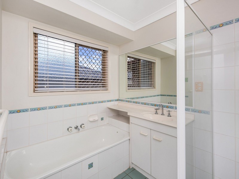 42 Laricina Cct, Forest Lake QLD 4078