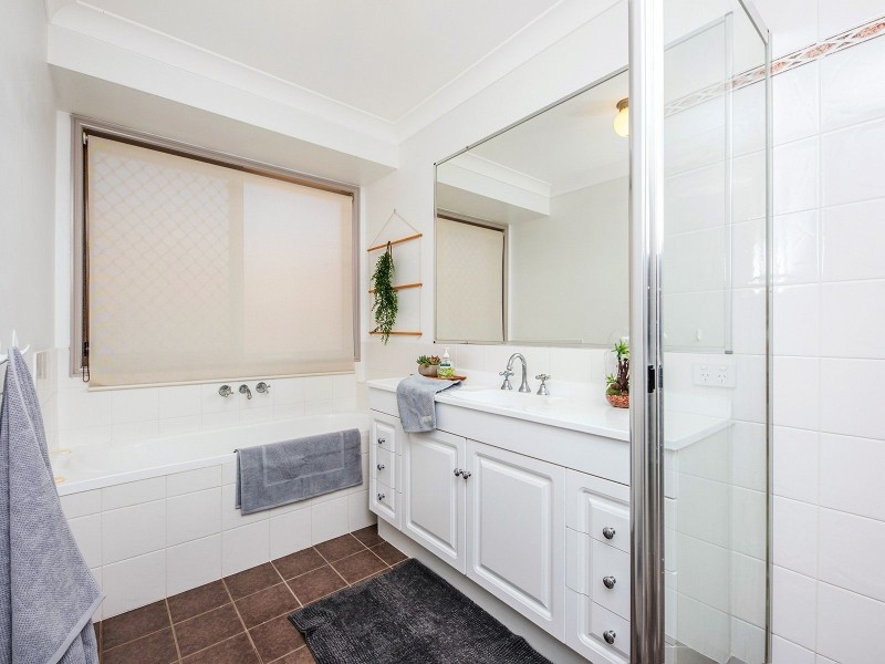 78 Snowy River Cct, Forest Lake QLD 4078