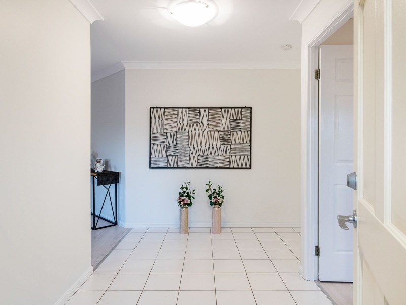 2 Aspen Crescent, Parkinson QLD 4115