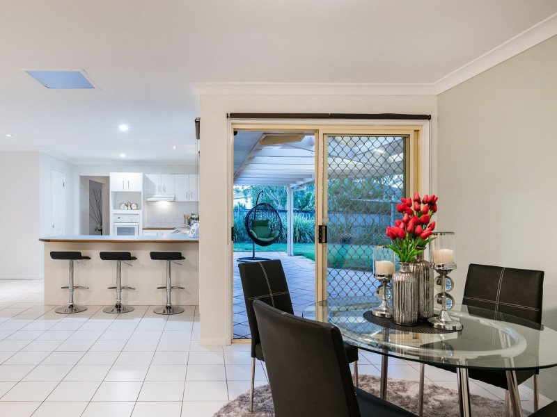 2 Aspen Crescent, Parkinson QLD 4115