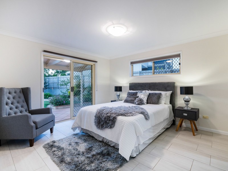2 Aspen Crescent, Parkinson QLD 4115