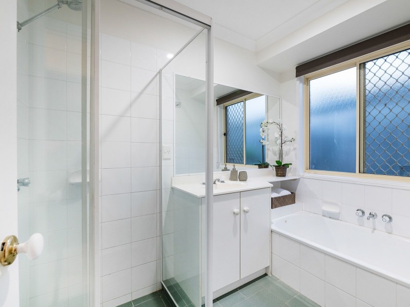 2 Aspen Crescent, Parkinson QLD 4115