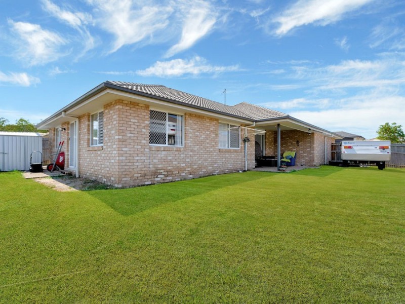 4 Linfield Street, Hillcrest QLD 4118