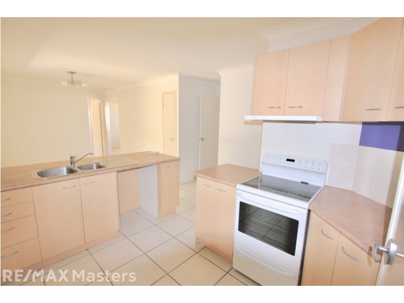 4 Cricket Street, Coopers Plains QLD 4108