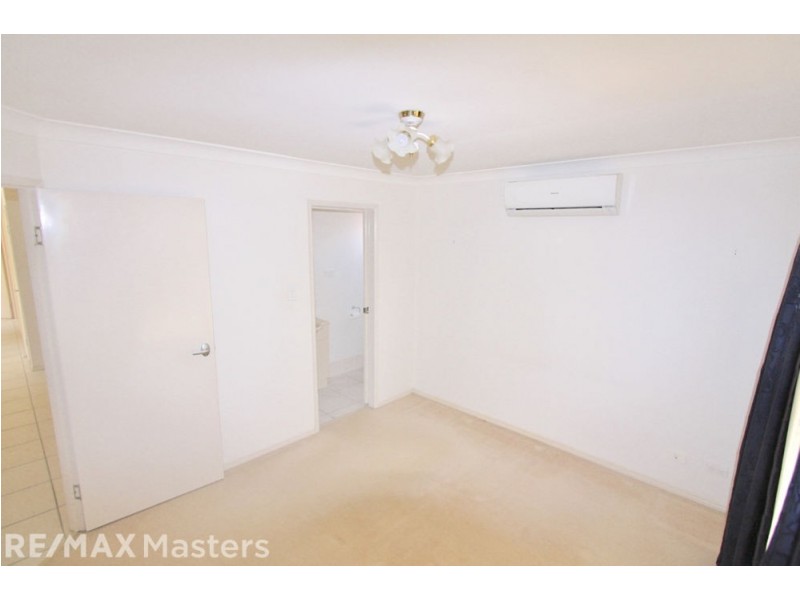 4 Cricket Street, Coopers Plains QLD 4108