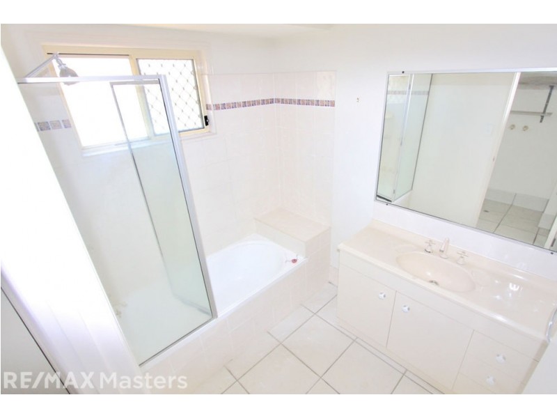 4 Cricket Street, Coopers Plains QLD 4108