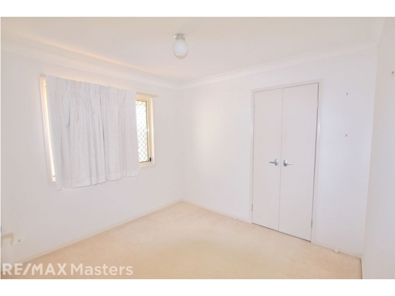 4 Cricket Street, Coopers Plains QLD 4108