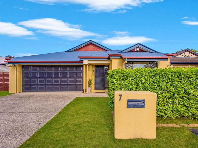 7 Tolmer Cr, Forest Lake QLD 4078