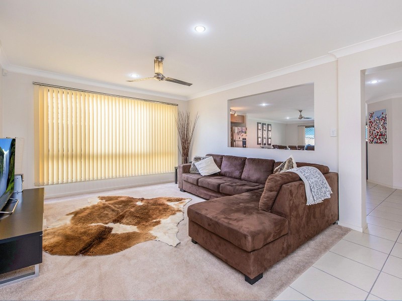 7 Tolmer Cr, Forest Lake QLD 4078