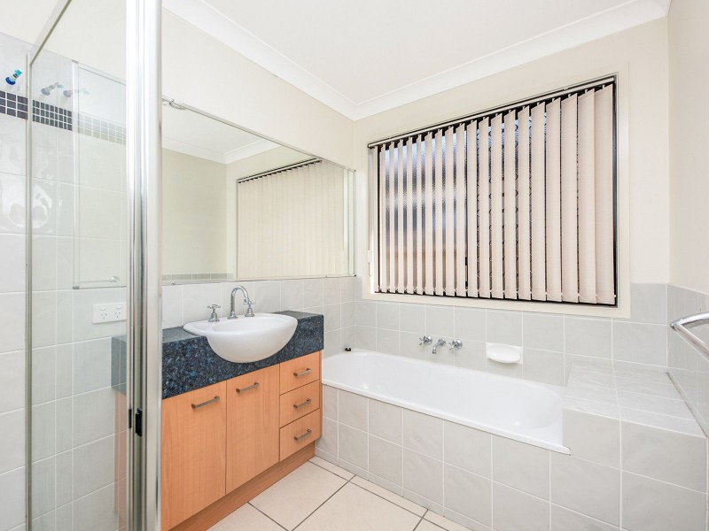 7 Tolmer Cr, Forest Lake QLD 4078