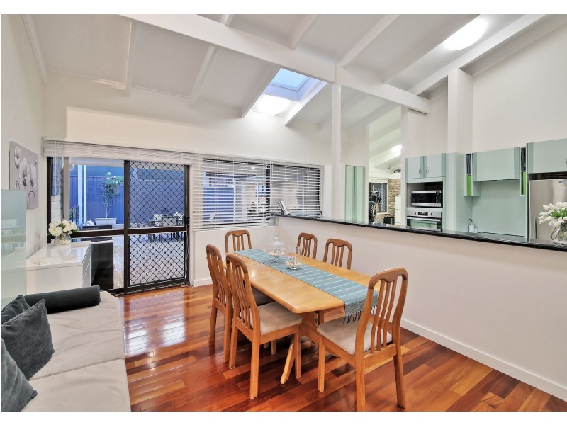 76 Dunedin Street, Sunnybank QLD 4109