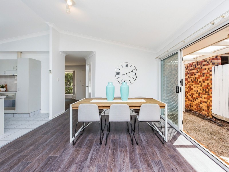 3 Moore Pl, Forest Lake QLD 4078