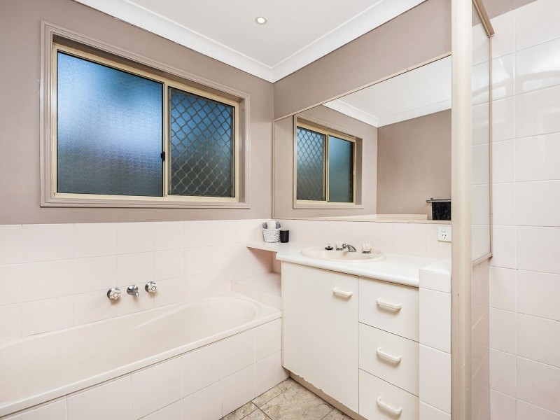 84 Serrata Circuit, Forest Lake QLD 4078