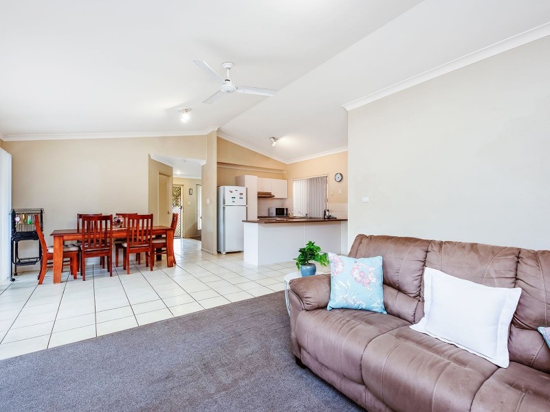 2 Maidenhair Ct, Forest Lake QLD 4078