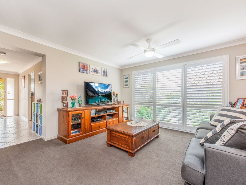 9 Piccadilly Pl, Forest Lake QLD 4078