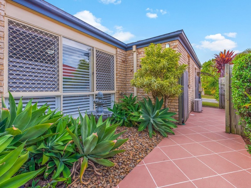 9 Piccadilly Pl, Forest Lake QLD 4078