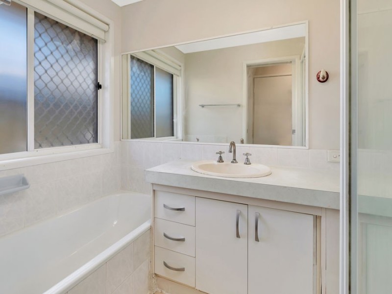 3 Melba ct, Crestmead QLD 4132
