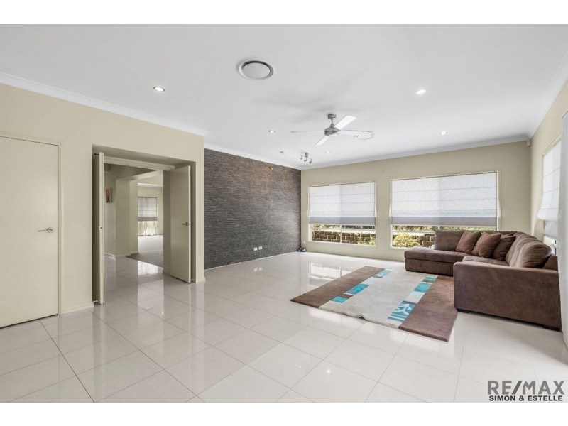 16 Henderson Street, Eight Mile Plains QLD 4113