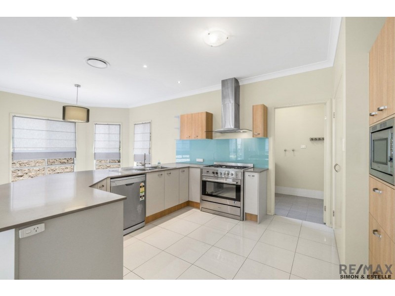 16 Henderson Street, Eight Mile Plains QLD 4113