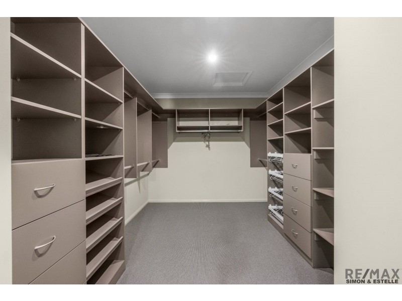 16 Henderson Street, Eight Mile Plains QLD 4113