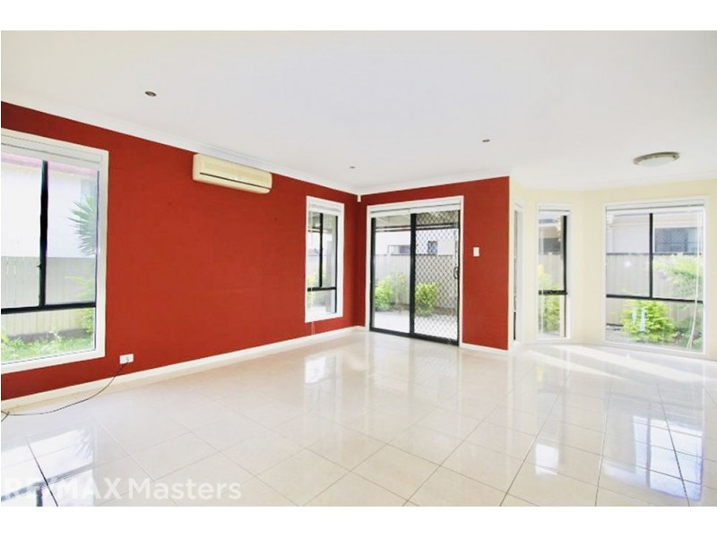 27 Bacchus Street, Robertson QLD 4109