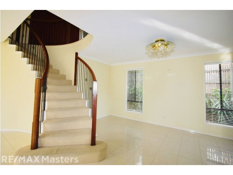 27 Bacchus Street, Robertson QLD 4109