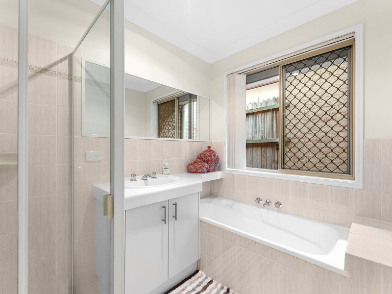 51 Collina Cr, Forest Lake QLD 4078