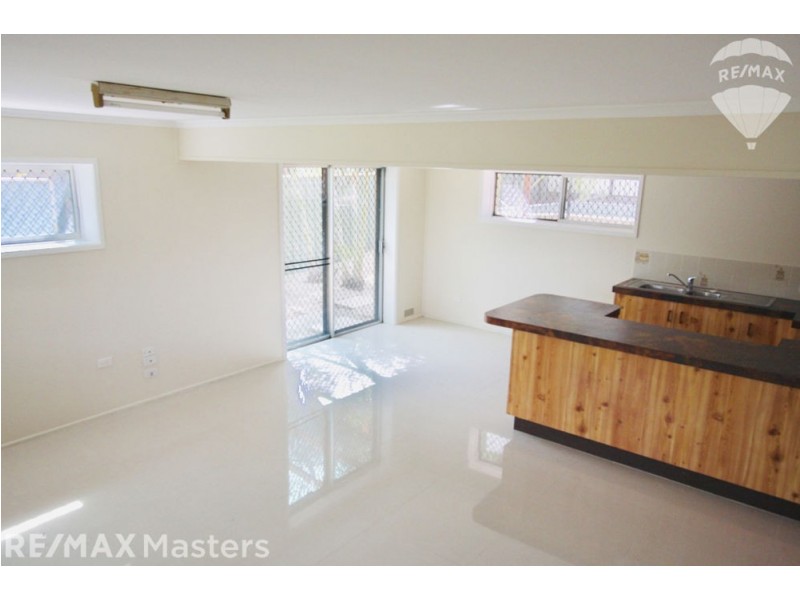 24 Lenore Crescent, Springwood QLD 4127