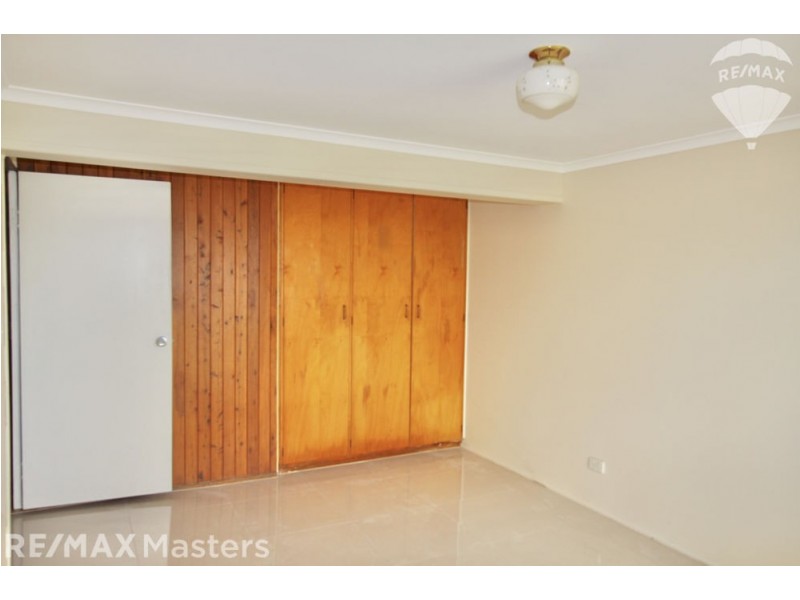 24 Lenore Crescent, Springwood QLD 4127