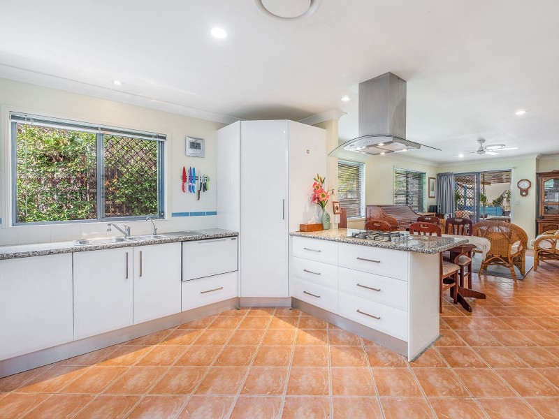 14 Samford Pl, Forest Lake QLD 4078