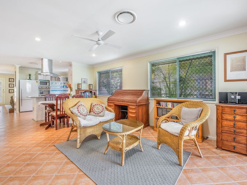 14 Samford Pl, Forest Lake QLD 4078