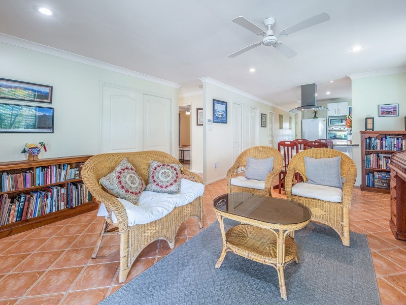 14 Samford Pl, Forest Lake QLD 4078