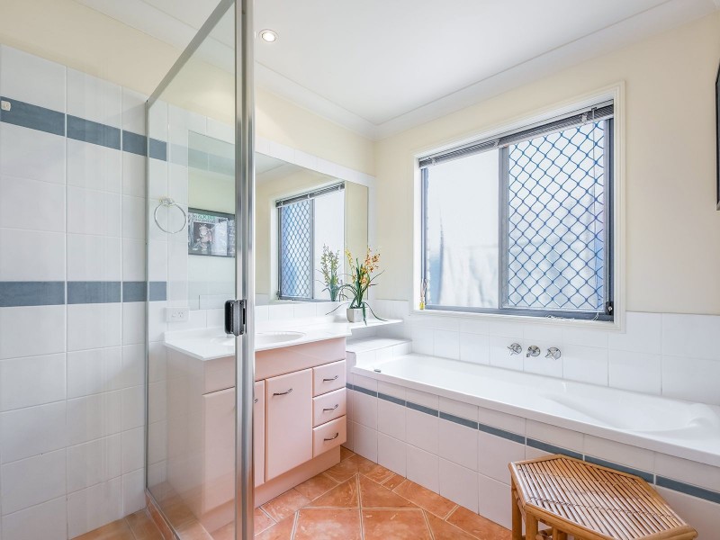 14 Samford Pl, Forest Lake QLD 4078