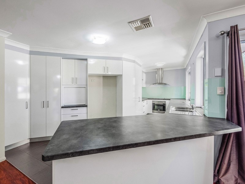 25 Solander Cct, Forest Lake QLD 4078