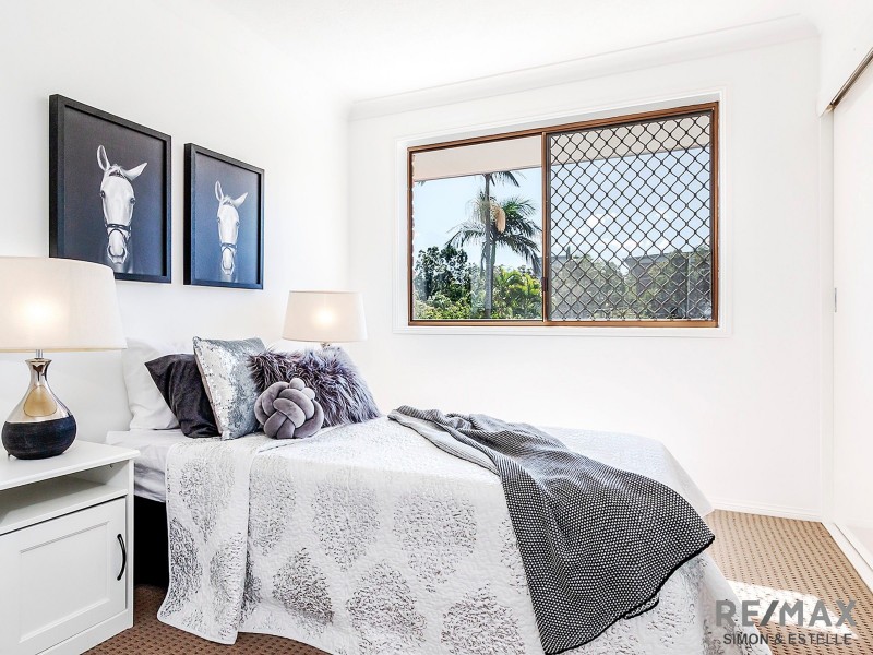 6 Coolidge Court, Stretton QLD 4116