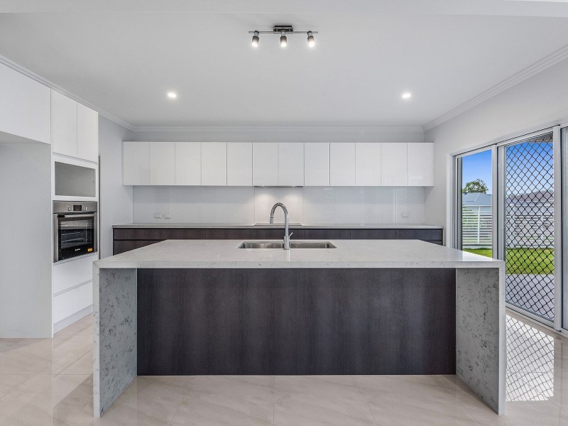 2 Regal Cl, Heathwood QLD 4110