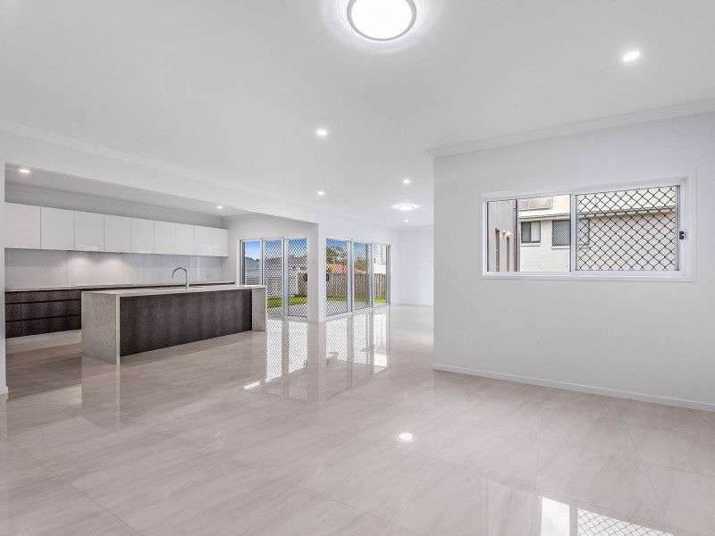 2 Regal Cl, Heathwood QLD 4110