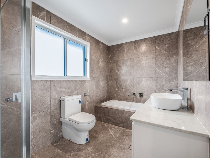 2 Regal Cl, Heathwood QLD 4110