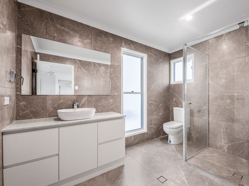 2 Regal Cl, Heathwood QLD 4110