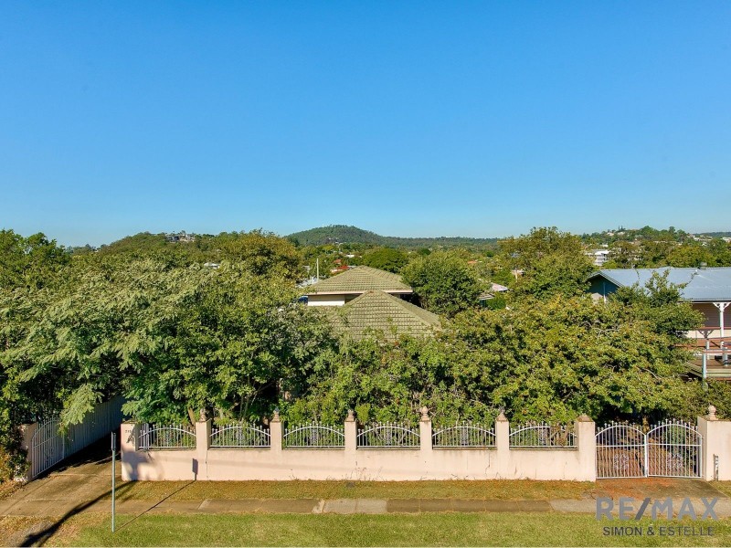 715 Cavendish Road, Holland Park QLD 4121