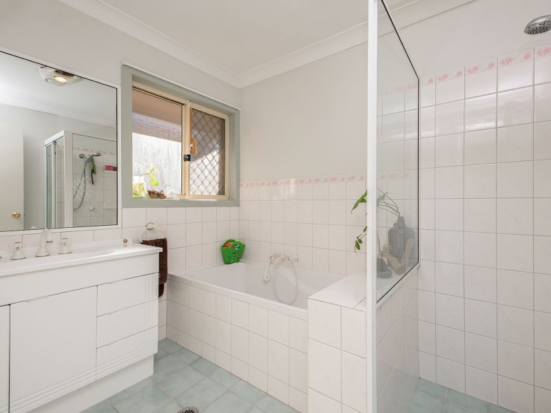 86 Banksia Cct, Forest Lake QLD 4078