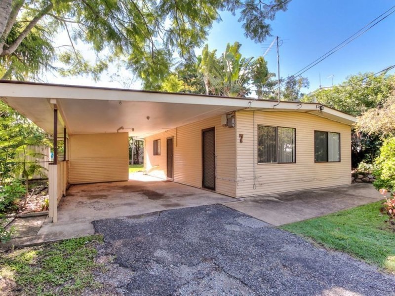 7 PALM AV, Kingston QLD 4114