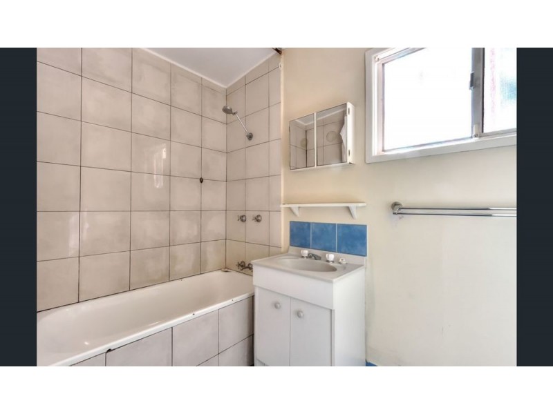 7 PALM AV, Kingston QLD 4114