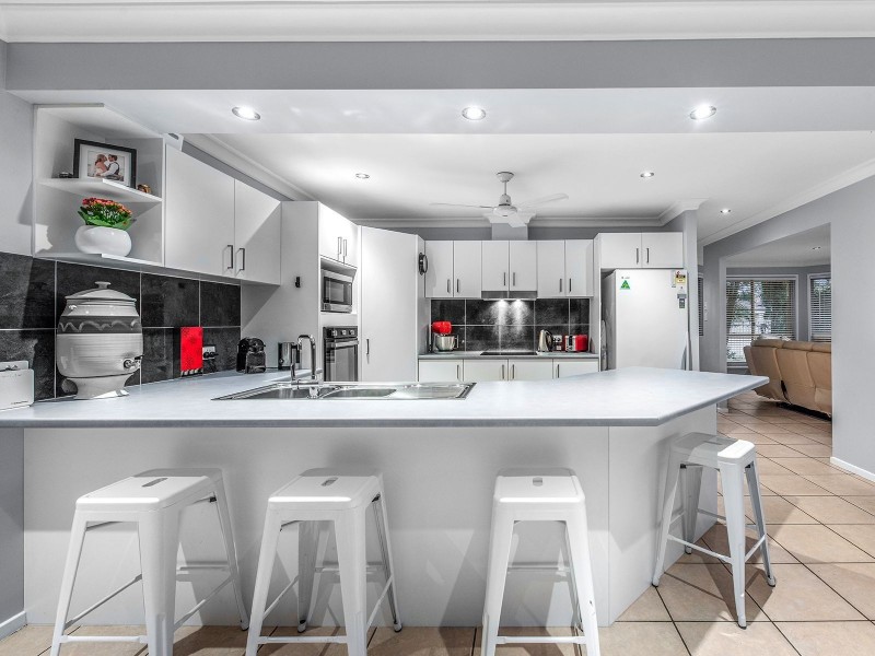 35 Pintail Cr, Forest Lake QLD 4078