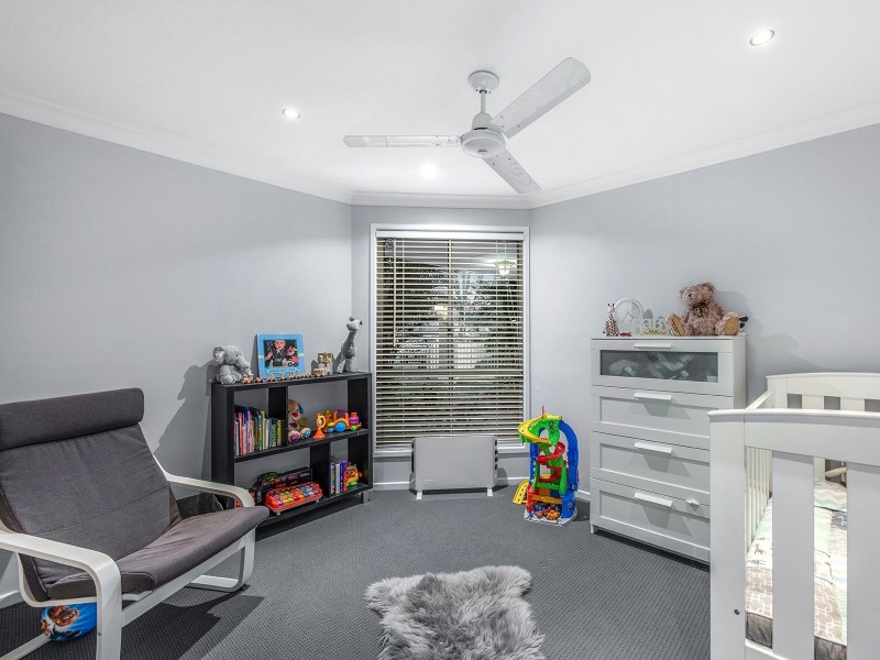 35 Pintail Cr, Forest Lake QLD 4078