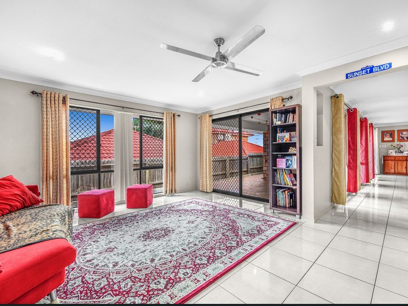 3 Chevron Cl, Forest Lake QLD 4078