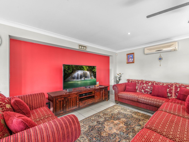 3 Chevron Cl, Forest Lake QLD 4078