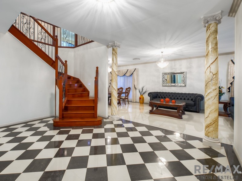 64 Alfred Circuit, Calamvale QLD 4116