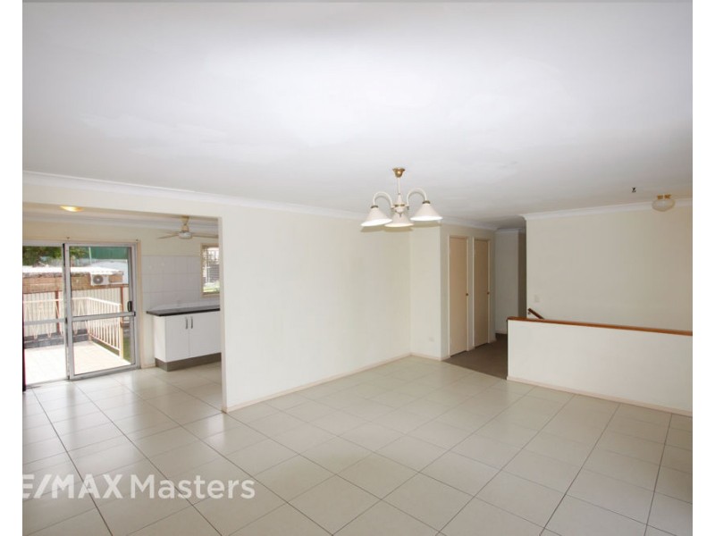 4 Warrington Street, Robertson QLD 4109