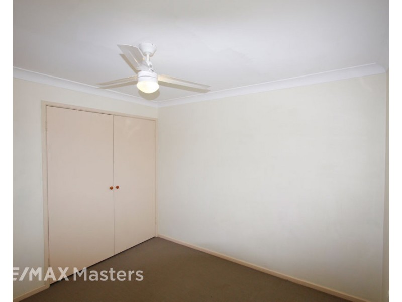 4 Warrington Street, Robertson QLD 4109